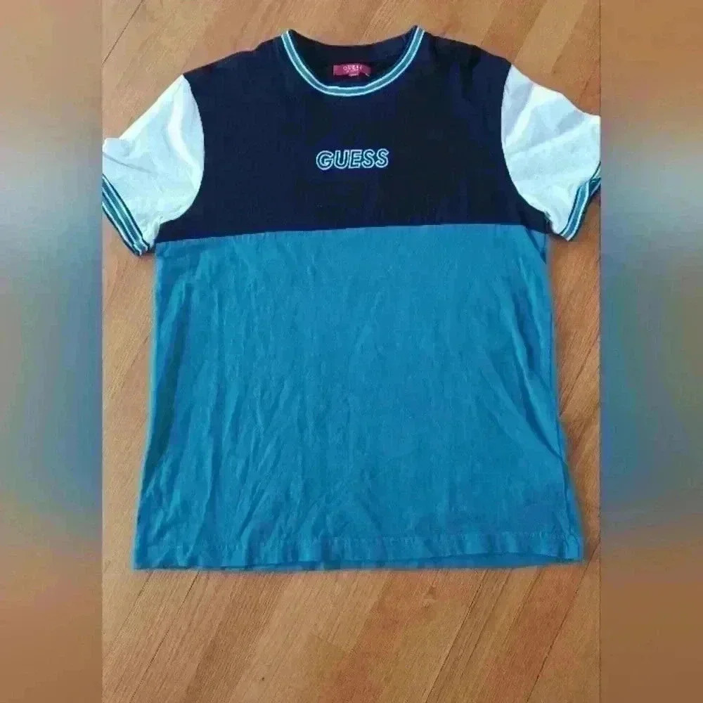 Guess Men's Large Embroidered Lettering Crewneck Lifestyle Colorblock T-shirt